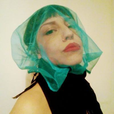 Músico, Guitarrista, Cantautora y Locutora Comercial.
De izquierda.
Beca María Grever VIII.