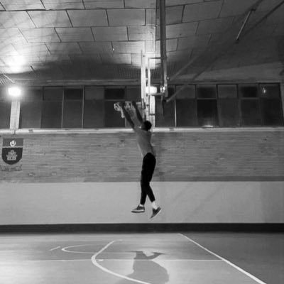 Basketball player 🏀❤️         🇪🇸/🇸🇳                                                       Still loading…🧡