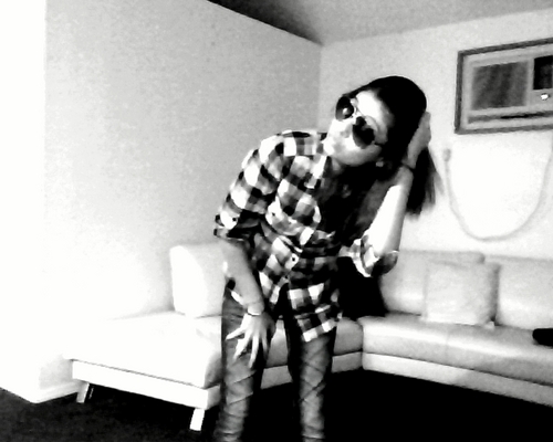 gypsy_pic_girl's profile picture. likes to think one step ahead… Like a carpenter… Who builds stairs