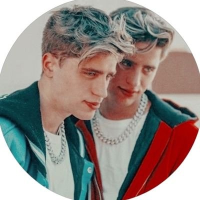 ♲︎︎︎ cuenta de layouts dedicada a @emartineeez y @imartinezp_ los martinez twins.