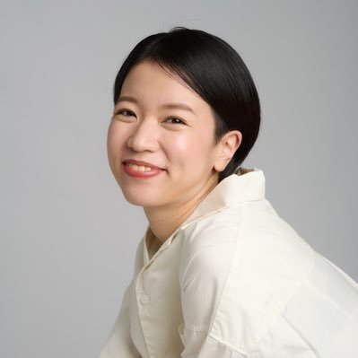 俳優/新国立劇場演劇研修所11期→ストローハウス所属/『舞台サザエさん』ことこ役、『薔薇と海賊』セリ子役、『柔らかく搖れる』樹子役、『ハウスソナタ』ミジン役などなど。次の出演は来年3月の『ピギーバック』です!新国で観劇サポートもやってます。🍷美味しいご飯と美味しいお酒が好きです🌞🏳️🌈🏳️⚧️