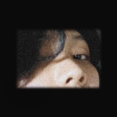 BabyVodka_'s profile picture. Crimson and Sharp; I'm a Thorn and a Rose 🌹