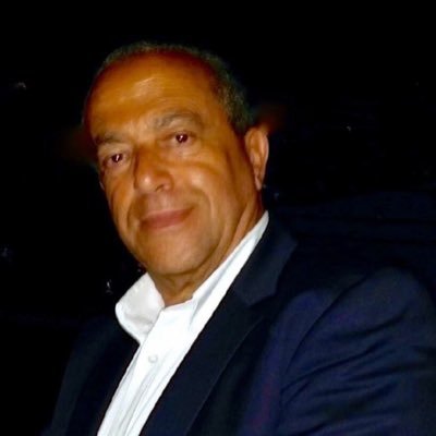 un mouvement politique axé sur l instauration et la promotion de la DÉMOCRATIE partout où il y a des Républiques ou des régimes militaires.