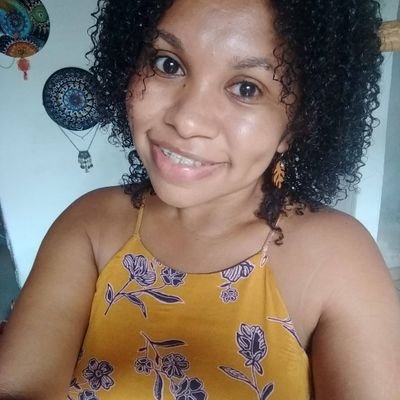 negra,baixa e magra