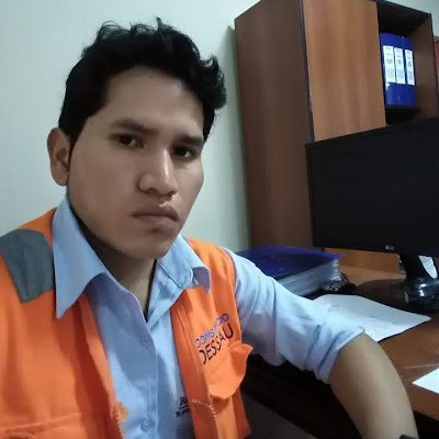 Ingeniero Civil. Politico de Centro. Gerente de R&S Ingenieros. Fundador del CIDOV-FICA.