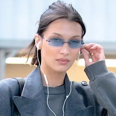 wireditgirls's profile picture. hot girls with wired headphones - the practical trendsetters. tired: airpods wired: wired headphones https://t.co/OfVl1MFO7H