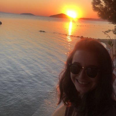 Ayseeeren's profile picture. mutlu bir cerrah 👩🏻‍⚕️