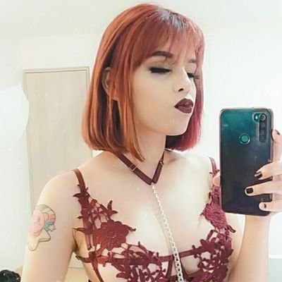 🔞 😾
Me gustan las largas caminatas al refrigerador, también los perros y las alitas🐣
📷 Instagram:@letzi_22