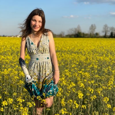 _fabs93's profile picture. Storyteller e persona (poco) paziente. Diplomata alla @ScuolaHolden, laureata in @unicatt. @TEDx speaker.