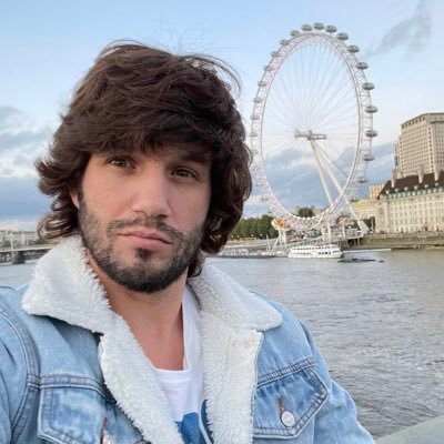 Catarinense morando em Londres- UK 🇬🇧 32 anos                                                                Canceriano ♋️