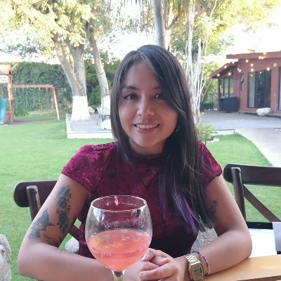 soyximenaath's profile picture. Athenai por la fonética griega, esta en nominativo, femenino. 
Me gustan las películas de terror y los juegos mecánicos