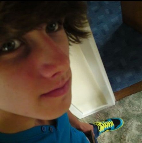 Iusetwittter's profile picture. 