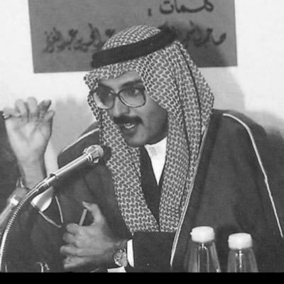 احب القصيد واهواه لست بشاعر متذوق للشعر اغرد مايروق لي شويه فضفضه وثرثره