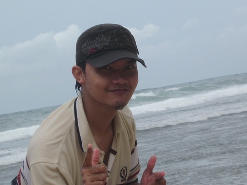 ArizNazuhaddin's profile picture. berusaha menjadi hamba Allah yang taat.