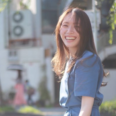 漁港町、小坪海岸のそば、迷路のように入り組んだ道を抜けた先の古民家『未完箱』を再生させるために奮闘中。