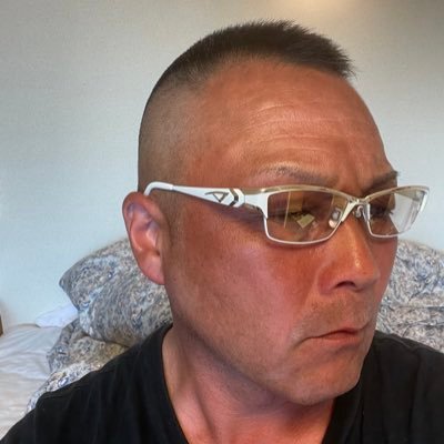 lomi0214's profile picture. 今大切な物はこれだけ！一緒に再出発 。      色んな事、なんとかしたから 今がある。^_^