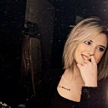 bercelciniiz's profile picture. Anılardan küller kalır geriye'