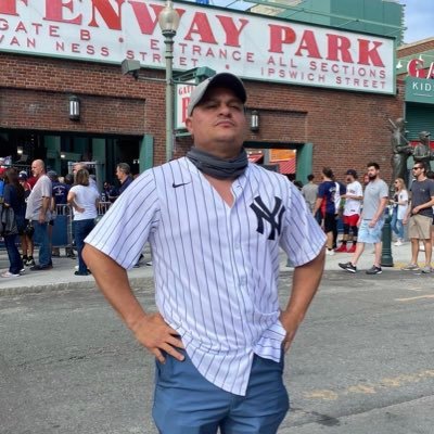 Fanatico del Barça, Raven y los Yankees # no soy objetivo con Messi, Tito ni Jordan # fotógrafo aficionado, contador# árbitro profesional 🇵🇷