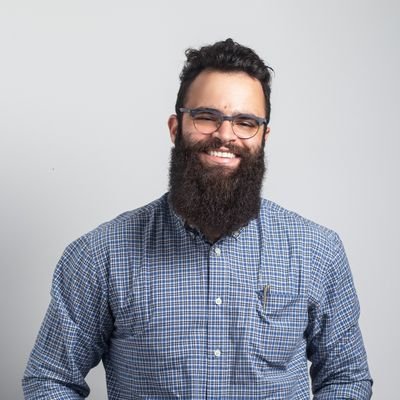 Capoeira fighter, book writer, addicted in adrenaline, real-OG nerd, in favor of helping the poorest and open source warrior.