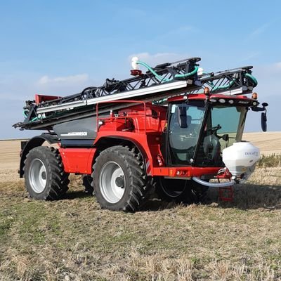 Farm manager on the Ridgeway, Lambourn Downs. Husband and father living life to the full