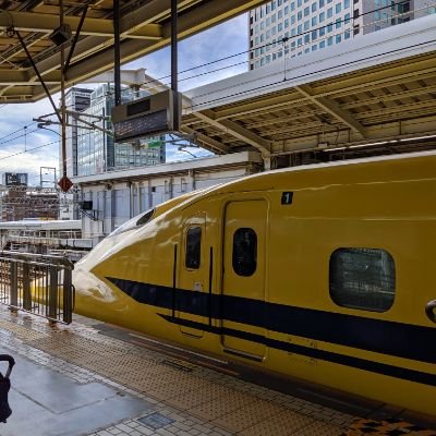 鉄道ファンのフリーランス。経営コンサルタントもどき。　食い倒れ手前の大阪B級グルメ研究家。自称、薄口経済評論家。大垣南高校。美濃国垂井。高校卒業後は関東の大学に遊学、その後全国行脚。振出し大阪→名古屋→大阪→神戸→岡崎→四日市→あがりは広島。商業系ディベロッパーを定年卒業。