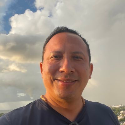 Campechano comprometido con el desarrollo económico y sustentable de mi estado. Gusto por los clásicos y la naturaleza.