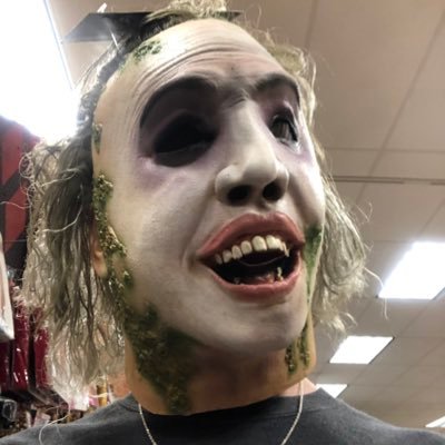 thecadesanchez's profile picture. 