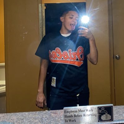 24 yrs Insta: ohmygayness 🏳️🌈🇩🇴🇯🇲♌️ #skrongwilled || Taylor Adele💛