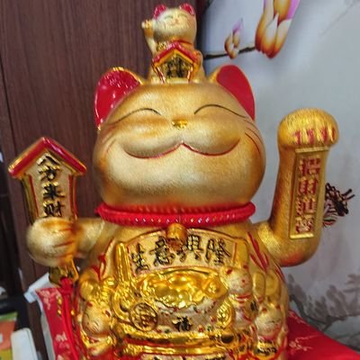 LSVb1wONsKE2m5U's profile picture. 