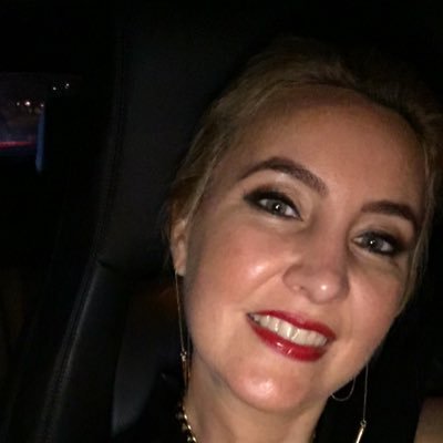 Servidora pública, esposa y madre. Apasionada en la lucha contra el cibercrimen.