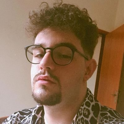 Dei uma fraquejada e criei um twitter