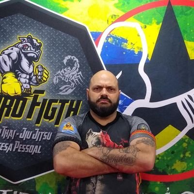 Reinald07144815's profile picture. Professor de artes marciais e funcionário do bar do Zé Ribeiro.