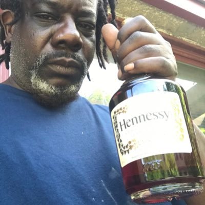 I’m a good guy from Chicago how want love cause I’m going to give love