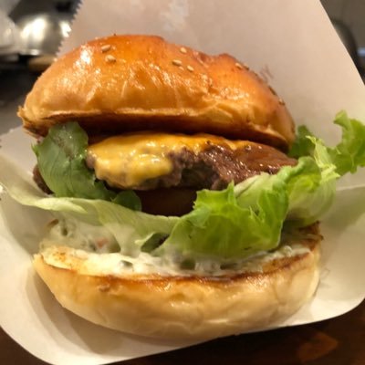 大須の創業13年のお好み焼き屋さんが作った本格的知多牛バーガー🍔 営業時間は11時から15時。お好み焼きの営業は18時から21時。