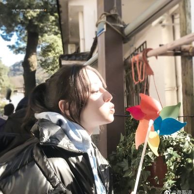 linksrichtig's profile picture. 性别男，爱好女。