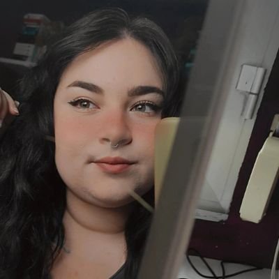 Kiaravv's profile picture. Historiadora del arte 
                                                 Comento cosas por tiktok 🌻