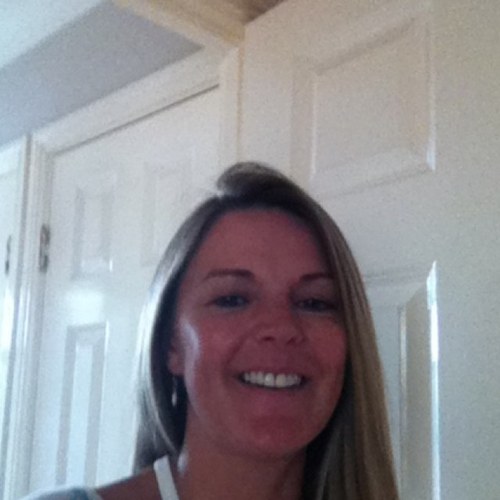 NikkiJones101's profile picture. 