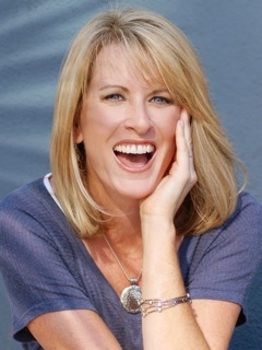 I make people in wellness FAMOUS. Former Creative TV Producer turned health and wellness PR Agency CEO!