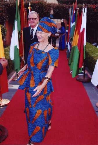 Zimbabwe ambassador to Senegal and the Gambia, former MP for Harare North 2000-2008, prof. teacher/translator/diplomatic administrator. Retweets just that