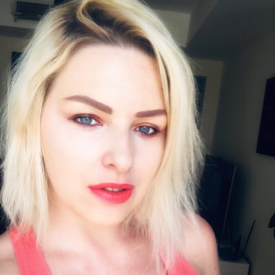 @djest3r #DJ #housemusic #basshouse #electronicmusic #bassmusic #housedj #femaleproducer #housedj #djproducer #femaledj
