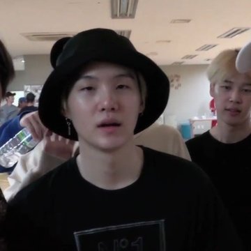 Hi ! We are BTS !