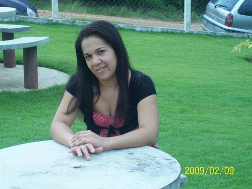 sou casada, mãe de duas meninas