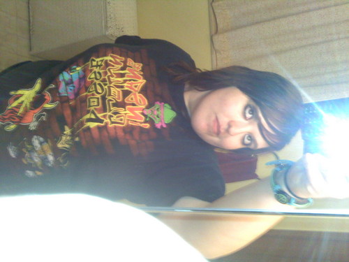 17, freshman in college. yea im smart bur dont judge. im a ride or die juggalette and im 100% me. im facinated with all types of music.