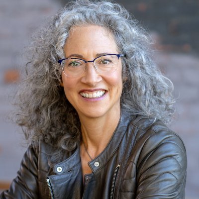 🧠 PhD Psychologist 🍏 Registered Dietitian 🤸♀️Certified Wellness Coach 🙌 Reiki Master 📕Author, Rock Your Midlife 💗 Self-compassion Teacher 🎤 Radio Host