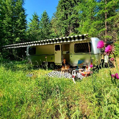 My name is Jonathan, follow me and my amazing partner Alanna as we plan, outfit and undertake the first ever all electric RV adventure from Florida to Alaska.