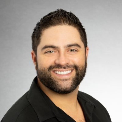 Strategic advisor to high-performing & ADHD entrepreneurs. Fractional CMO & AI consulting.