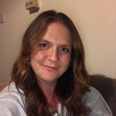 sarcoma and lung cancer doc. lover of cats, palomino horses and Welsh ponies.