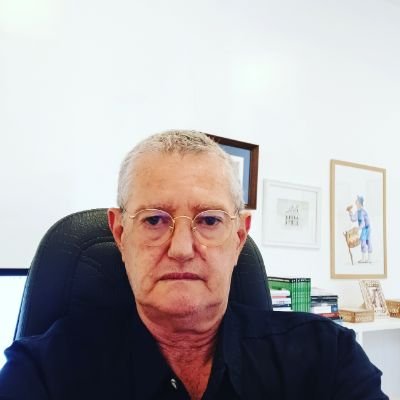 Medico Psiquiatra. Psiquiatra perito. Professor universitário aposentado. Preceptor da Residência Médica em Psiquiatria. Militante do PCdB