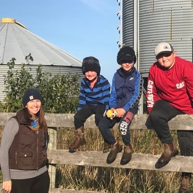 Husband to a Beautiful wife Erin, Dad to Austin, Clark & Finn. Charolais Cattle, Hockey