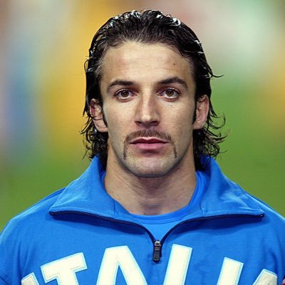 Amante del Calcio. Juventino. El fútbol es el elemento más importante de las cosas menos importantes.